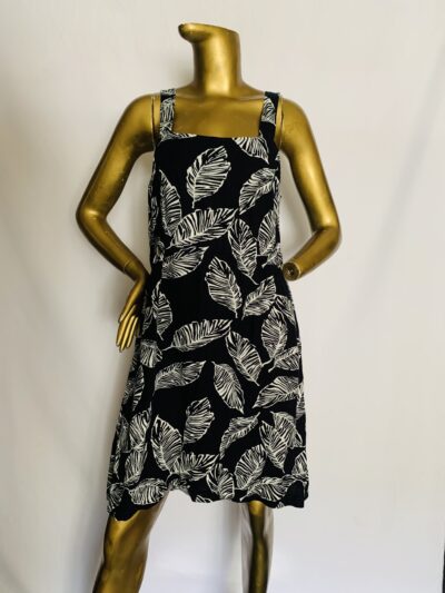 Black / White Dress {Size | 12} - Image 1